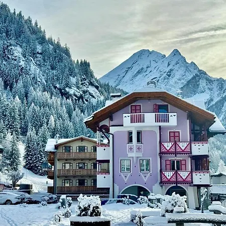 Cesa Planber Mountain View Bike Friendly Apartment Canazei