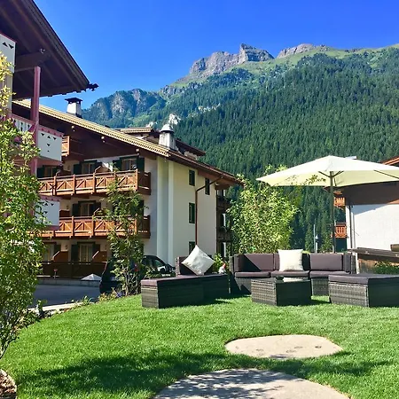 Cesa Planber Mountain View Bike Friendly Apartment Canazei