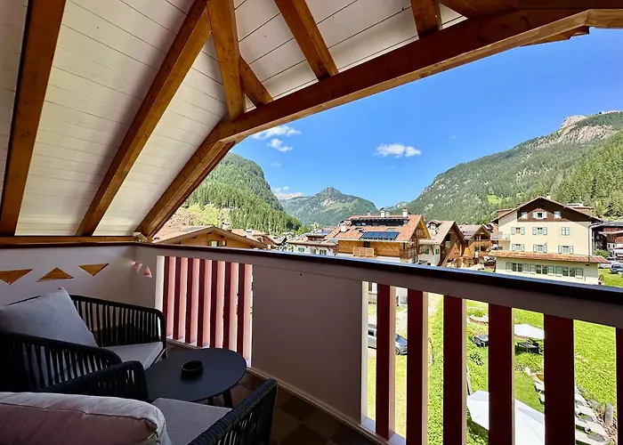 Cesa Planber Mountain View Ski-in Ski-out Canazei