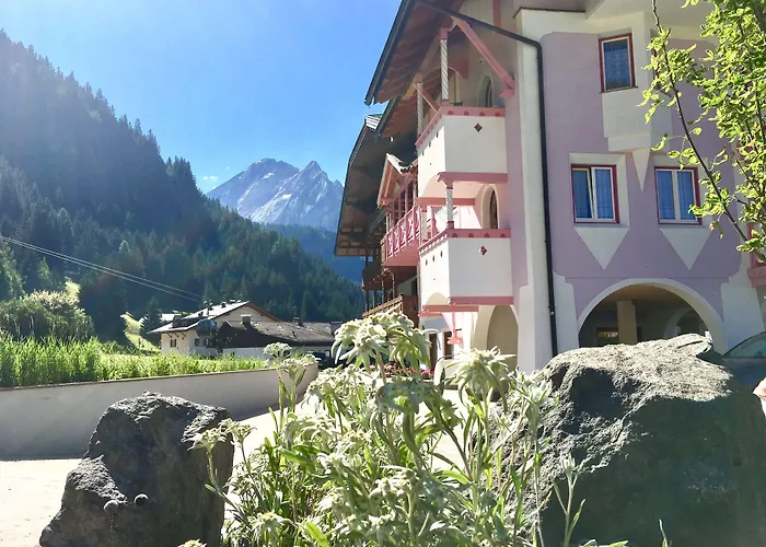 Cesa Planber Mountain View Ski-in Ski-out Canazei