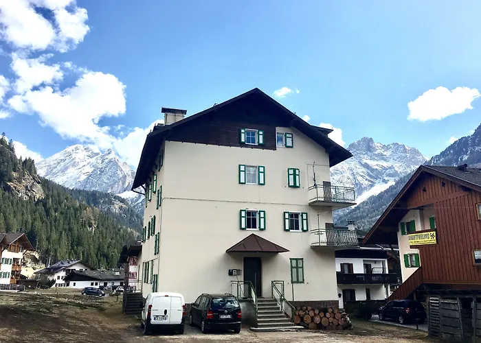 Lägenhet Cesa Planber Mountain View Ski-in Ski-out Canazei