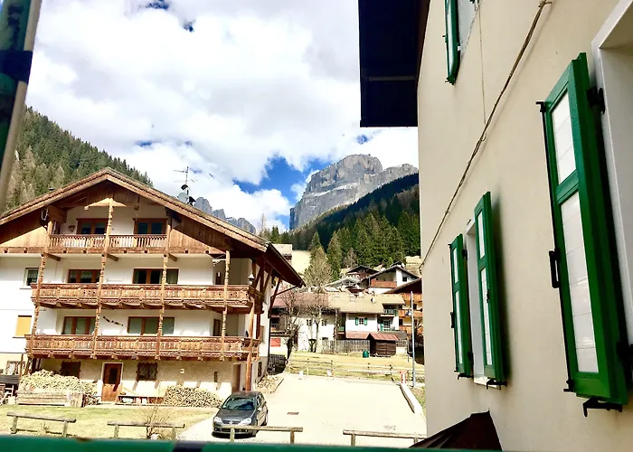 Cesa Planber Mountain View Ski-in Ski-out Lägenhet *